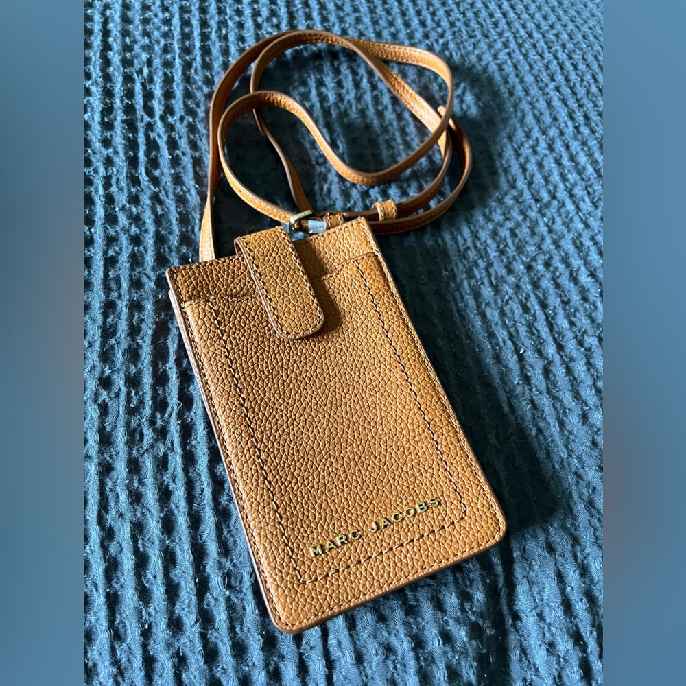 Marc Jacob’s phone crossbody bag